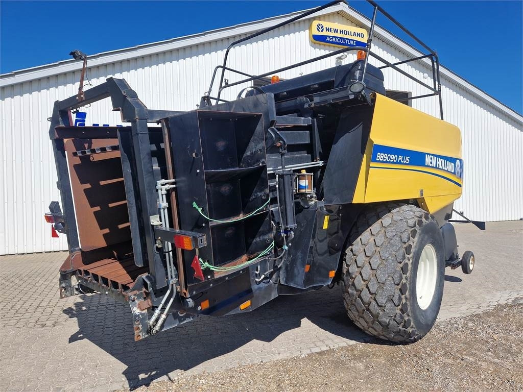 New Holland BB9090 + POMI VOGN - Square baler: picture 3 New Holland BB9090 + POMI VOGN - Square baler: picture 3