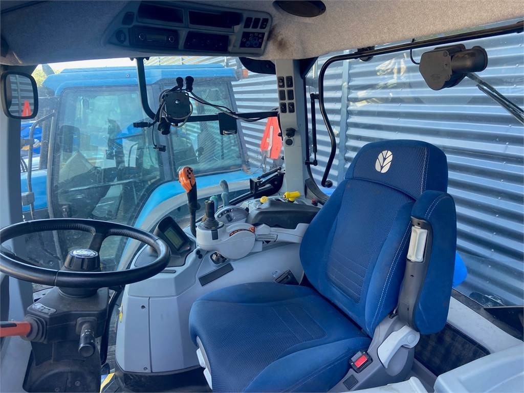 New Holland T7.190 RC - Farm tractor: picture 2 New Holland T7.190 RC - Farm tractor: picture 2