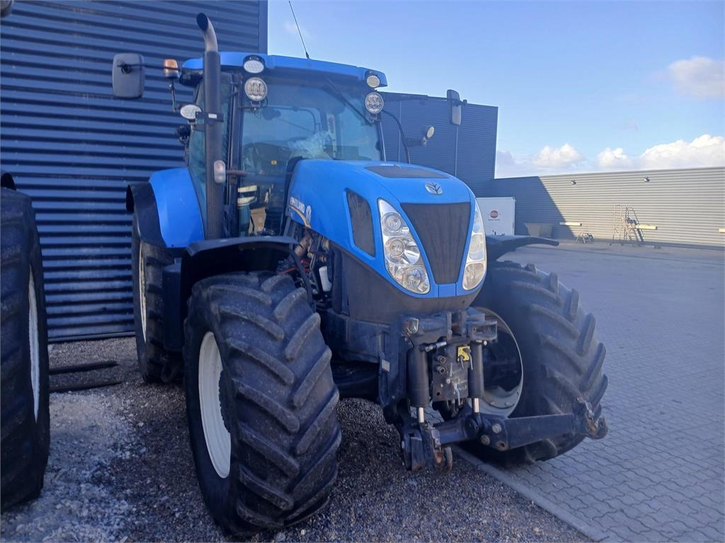 New Holland T7.260 PC SWII - Farm tractor: picture 2 New Holland T7.260 PC SWII - Farm tractor: picture 2