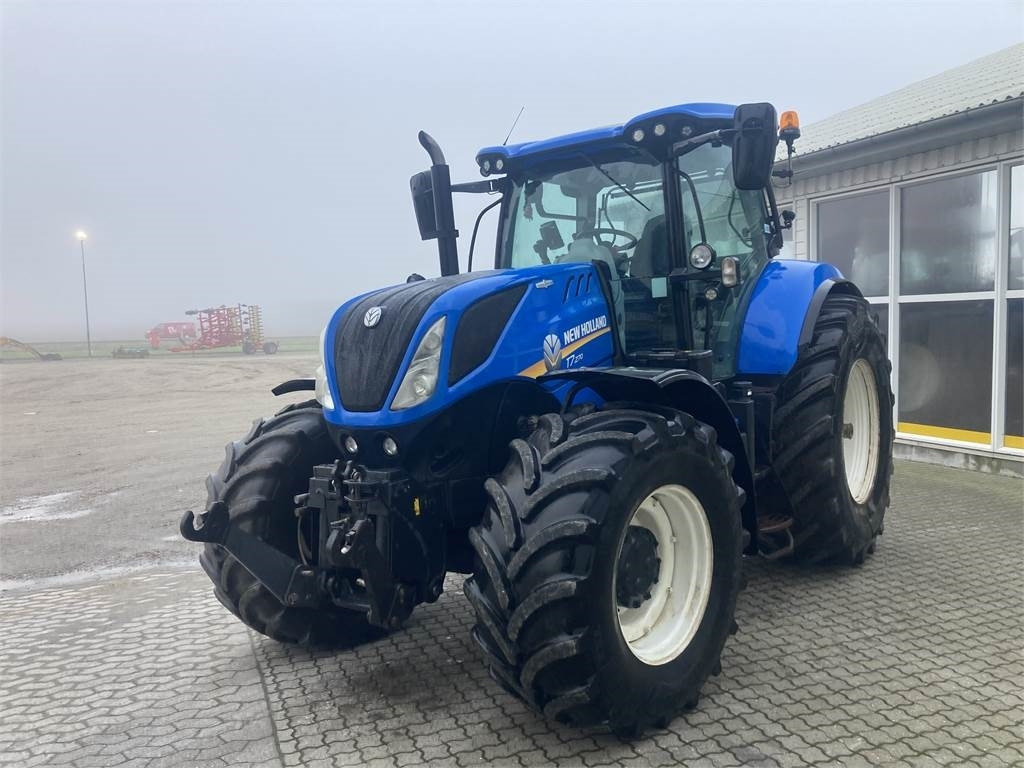 New Holland T7.270AC MY 15 - Farm tractor: picture 4 New Holland T7.270AC MY 15 - Farm tractor: picture 4
