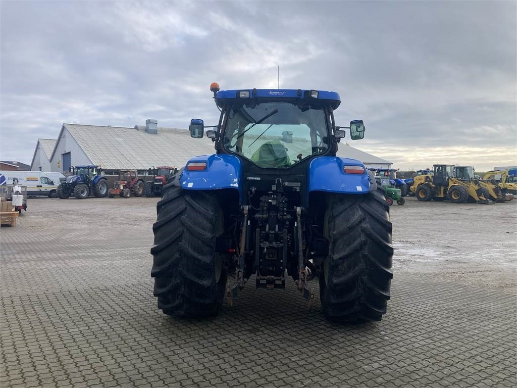 New Holland T7050 - Farm tractor: picture 4 New Holland T7050 - Farm tractor: picture 4