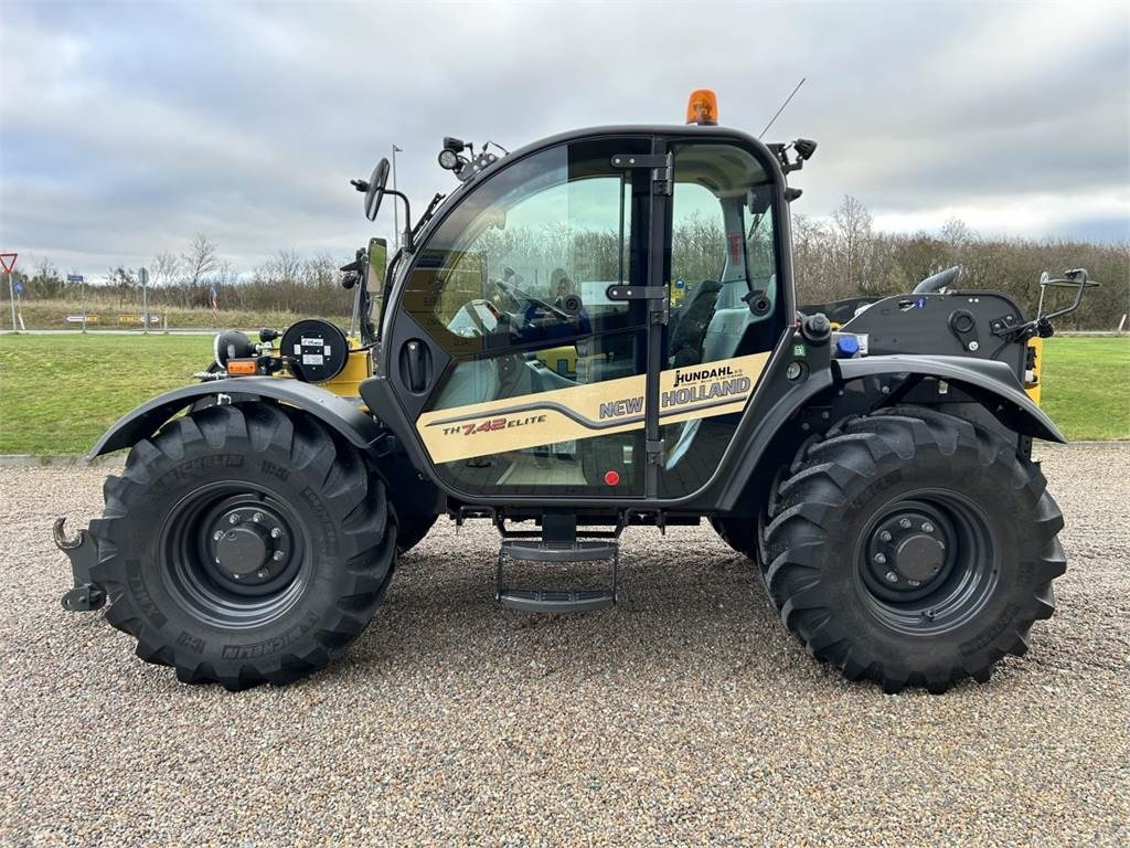 New Holland TH7.42-145HP NEW - Telescopic handler: picture 5 New Holland TH7.42-145HP NEW - Telescopic handler: picture 5