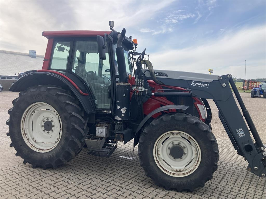 Valtra N123 MED FRONTLÆSSER - Farm tractor: picture 2 Valtra N123 MED FRONTLÆSSER - Farm tractor: picture 2