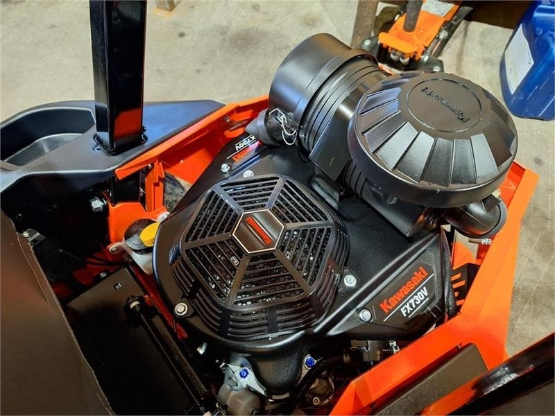 Ariens Zenith 60" SD - Municipal tractor: picture 4 Ariens Zenith 60" SD - Municipal tractor: picture 4