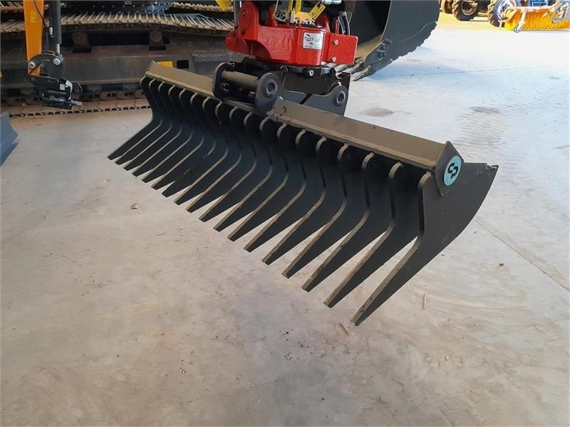 - - - CP METAL RIVE - Tedder/ Rake: picture 4 - - - CP METAL RIVE - Tedder/ Rake: picture 4