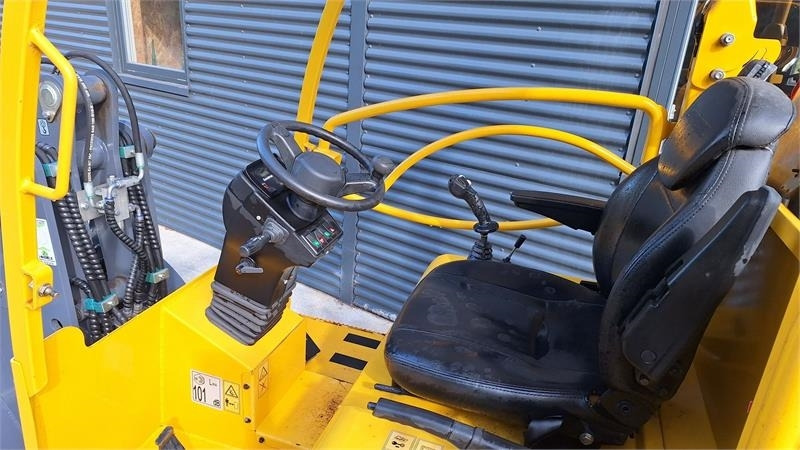 Eurotrac W12 - Compact loader: picture 5 Eurotrac W12 - Compact loader: picture 5