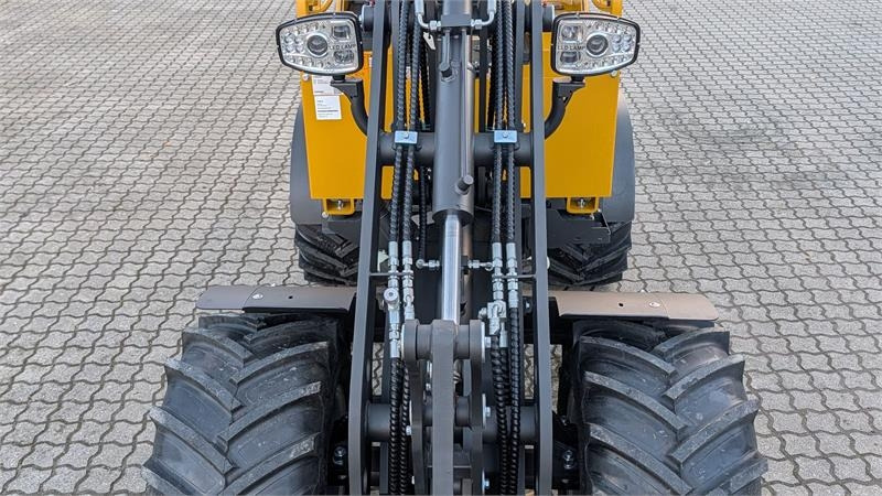 Compact loader Eurotrac W12S: picture 8 Compact loader Eurotrac W12S: picture 8