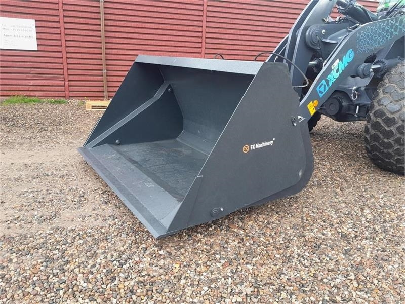 - - - FK MASCHINERY - Loader bucket: picture 1 - - - FK MASCHINERY - Loader bucket: picture 1