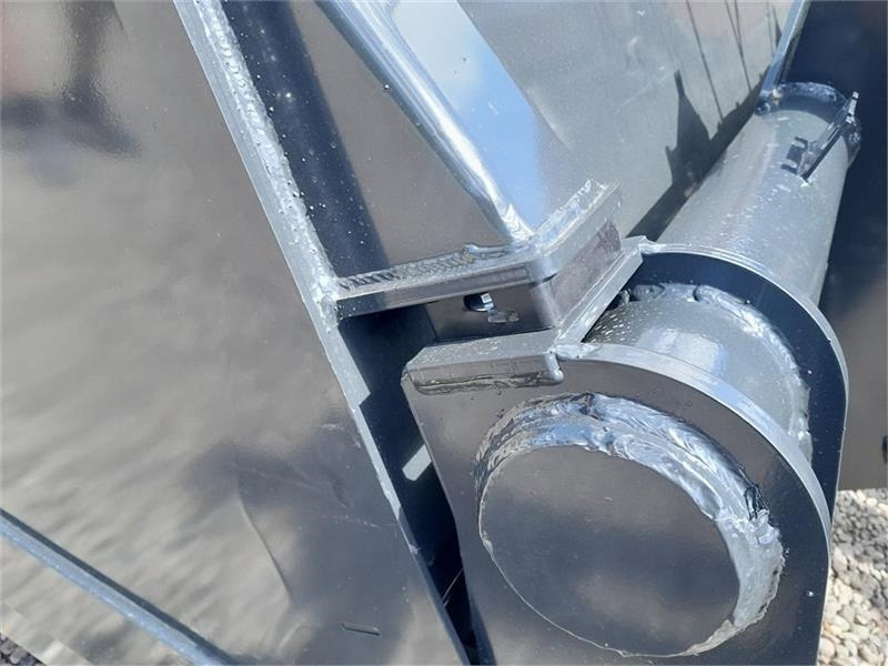 Inter-Tech Højtipskovl 3 kb3 INTER TECH 2,60m - Loader bucket: picture 3 Inter-Tech Højtipskovl 3 kb3 INTER TECH 2,60m - Loader bucket: picture 3