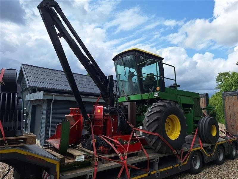 John Deere - Forage harvester: picture 1 John Deere - Forage harvester: picture 1