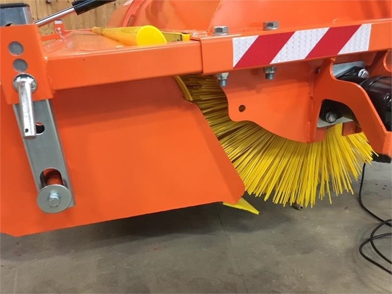 - - - j maskiner - Broom: picture 4 - - - j maskiner - Broom: picture 4