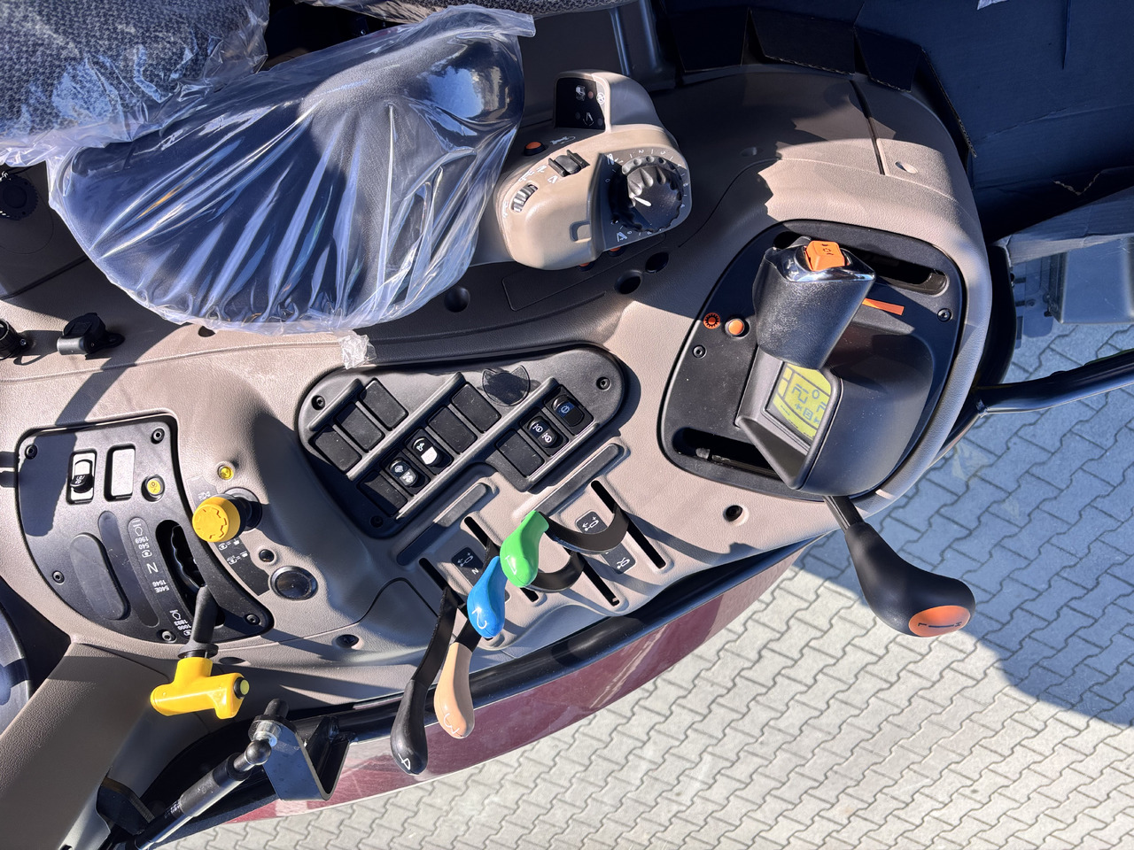 New Farm tractor CASE Maxxum 135: picture 8