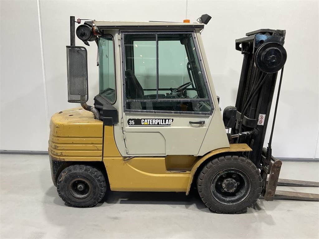 CAT DP35A - Diesel forklift: picture 1 CAT DP35A - Diesel forklift: picture 1
