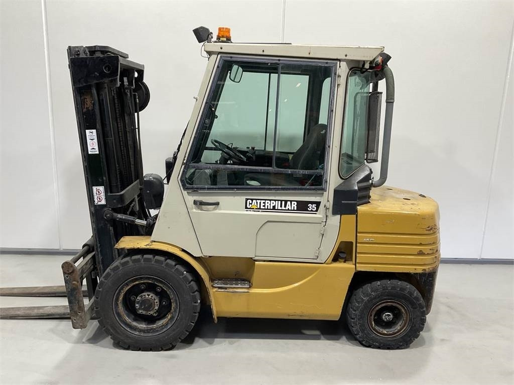 CAT DP35A - Diesel forklift: picture 3 CAT DP35A - Diesel forklift: picture 3