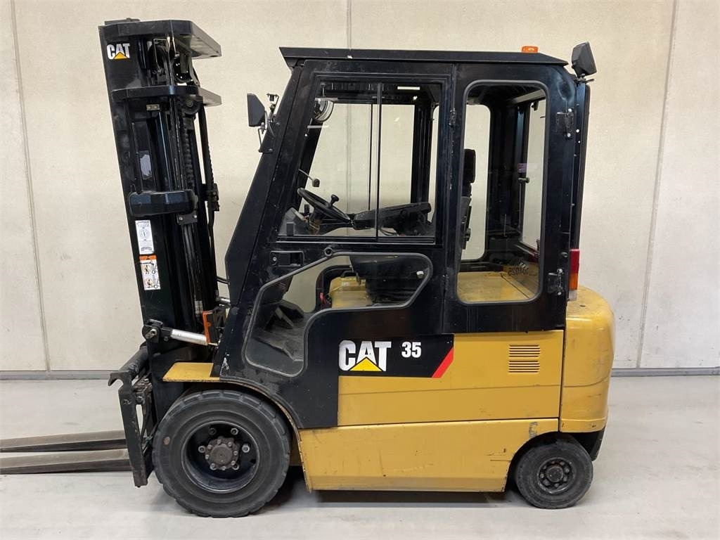 CAT EP35K-PAC - Electric forklift: picture 3 CAT EP35K-PAC - Electric forklift: picture 3