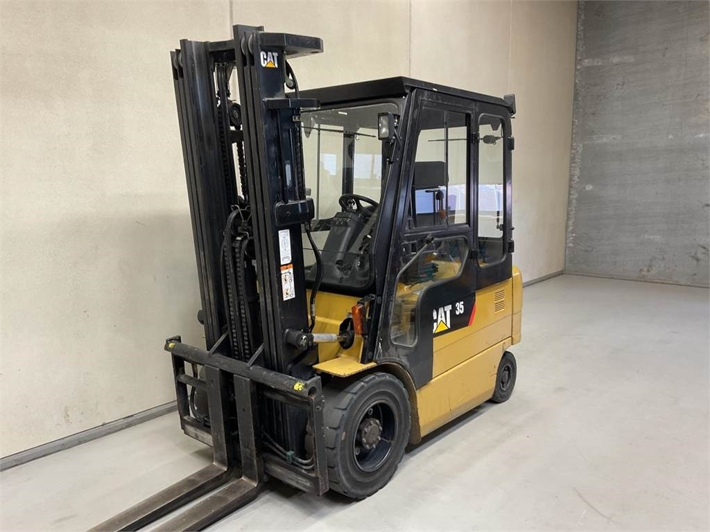 CAT EP35K-PAC - Electric forklift: picture 4 CAT EP35K-PAC - Electric forklift: picture 4
