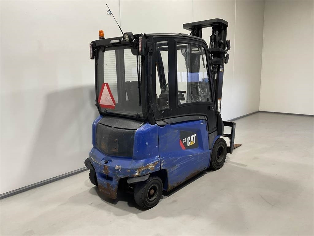 CAT EP35N - Electric forklift: picture 2 CAT EP35N - Electric forklift: picture 2