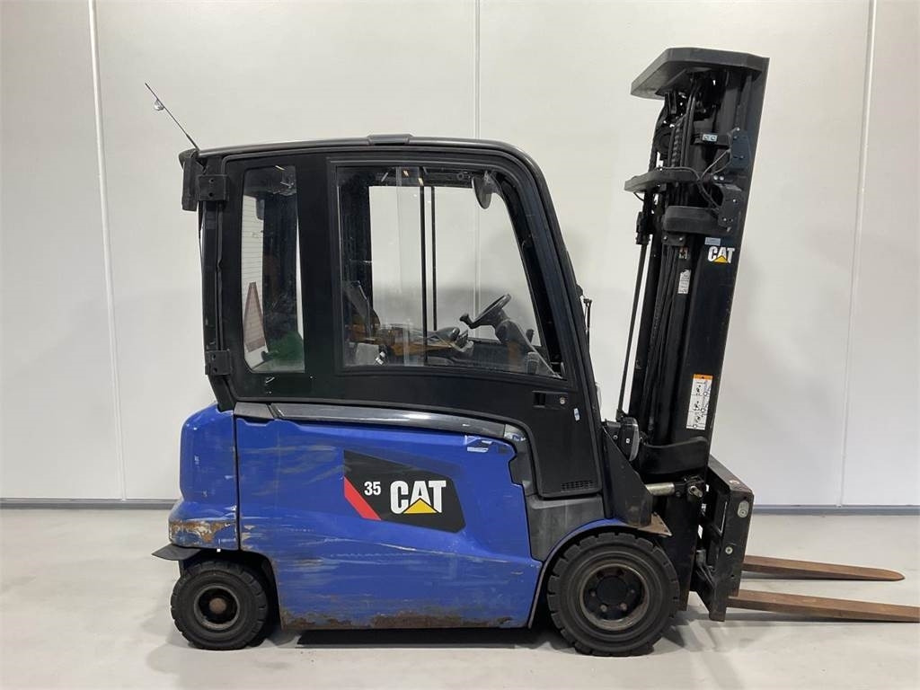 CAT EP35N - Electric forklift: picture 1 CAT EP35N - Electric forklift: picture 1