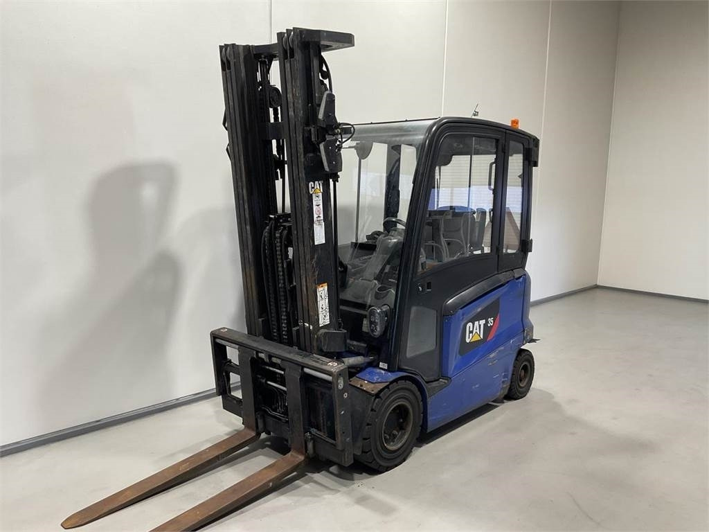 CAT EP35N - Electric forklift: picture 4 CAT EP35N - Electric forklift: picture 4