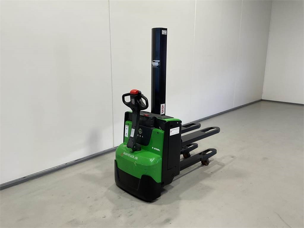 Cesab S208L  - Stacker: picture 2 Cesab S208L  - Stacker: picture 2