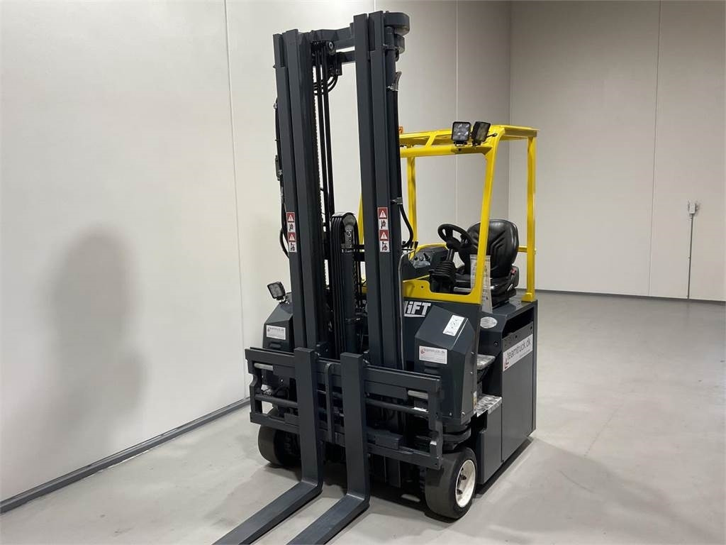Combilift CBE3000 - 4-way reach truck: picture 4 Combilift CBE3000 - 4-way reach truck: picture 4
