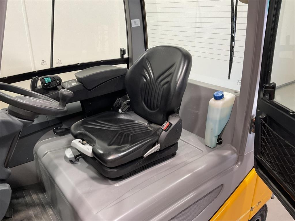 Jungheinrich EFG 425  - Electric forklift: picture 5 Jungheinrich EFG 425  - Electric forklift: picture 5