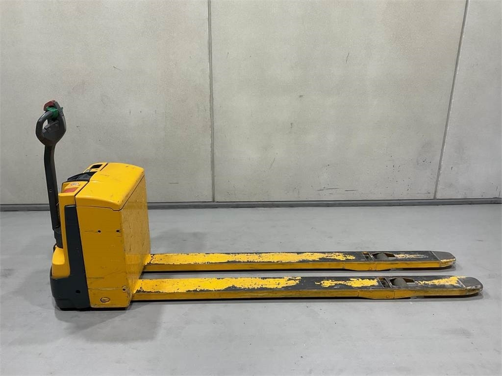 Jungheinrich EJE 118 - Pallet truck: picture 1 Jungheinrich EJE 118 - Pallet truck: picture 1