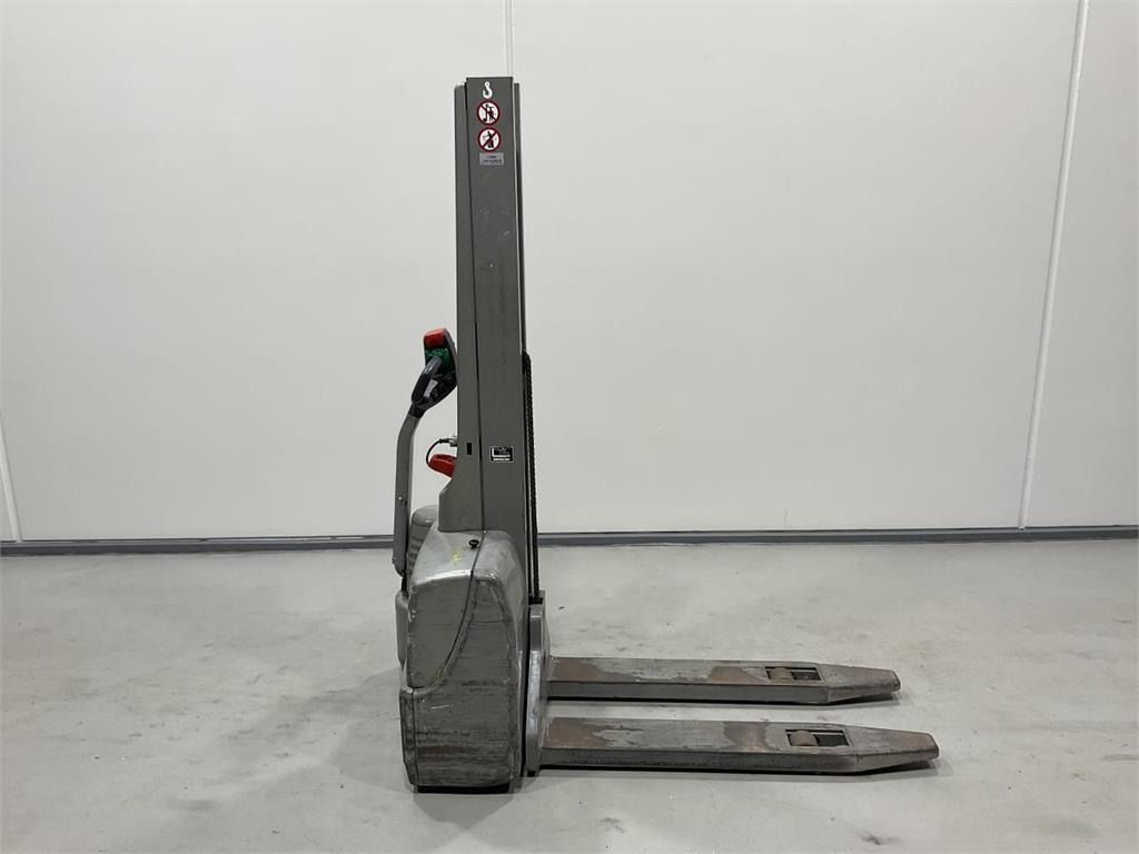 Jungheinrich EMC 10 - Stacker: picture 1 Jungheinrich EMC 10 - Stacker: picture 1