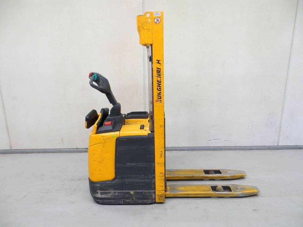 Jungheinrich ERC 212 - Stacker: picture 1 Jungheinrich ERC 212 - Stacker: picture 1