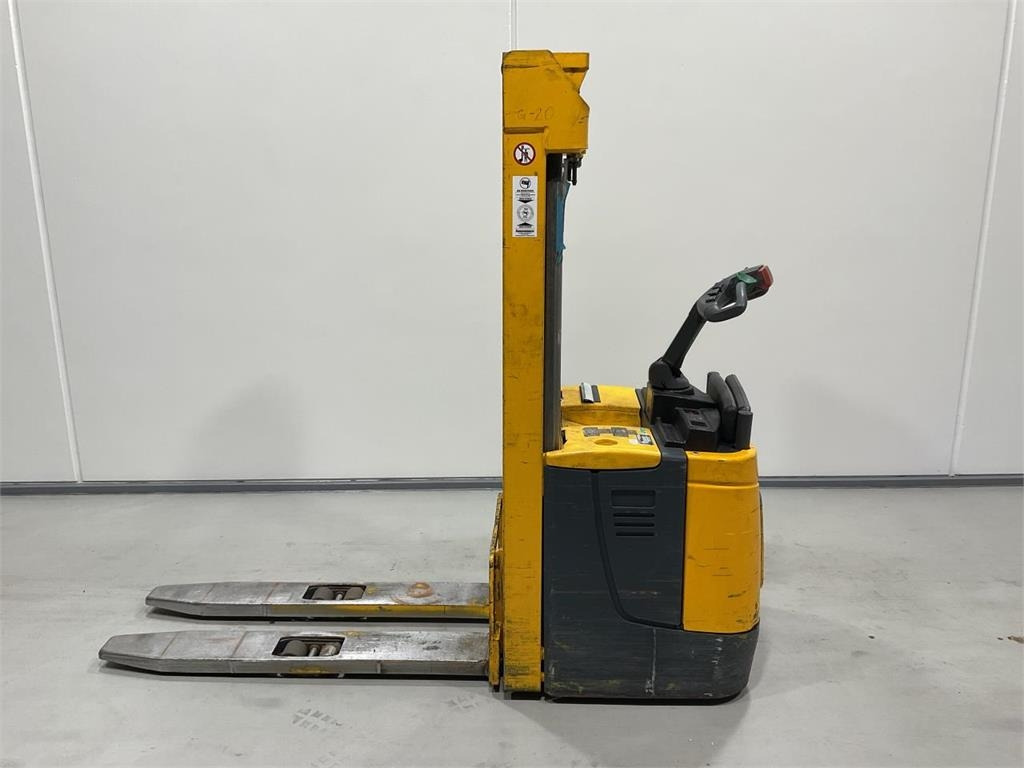 Jungheinrich ERC 214  - Stacker: picture 3 Jungheinrich ERC 214  - Stacker: picture 3