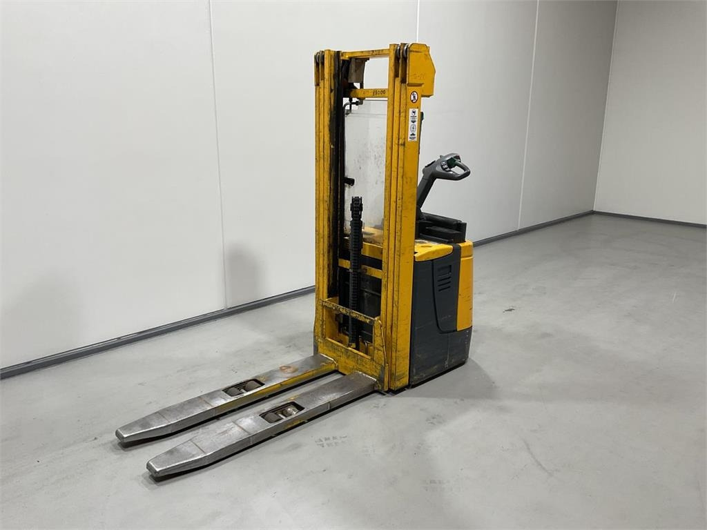 Jungheinrich ERC 214  - Stacker: picture 4 Jungheinrich ERC 214  - Stacker: picture 4