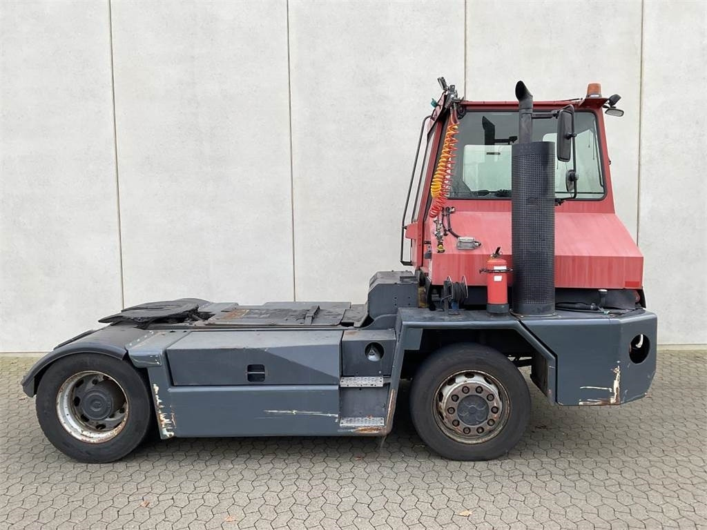 Terminal tractor Kalmar TT2000: picture 1