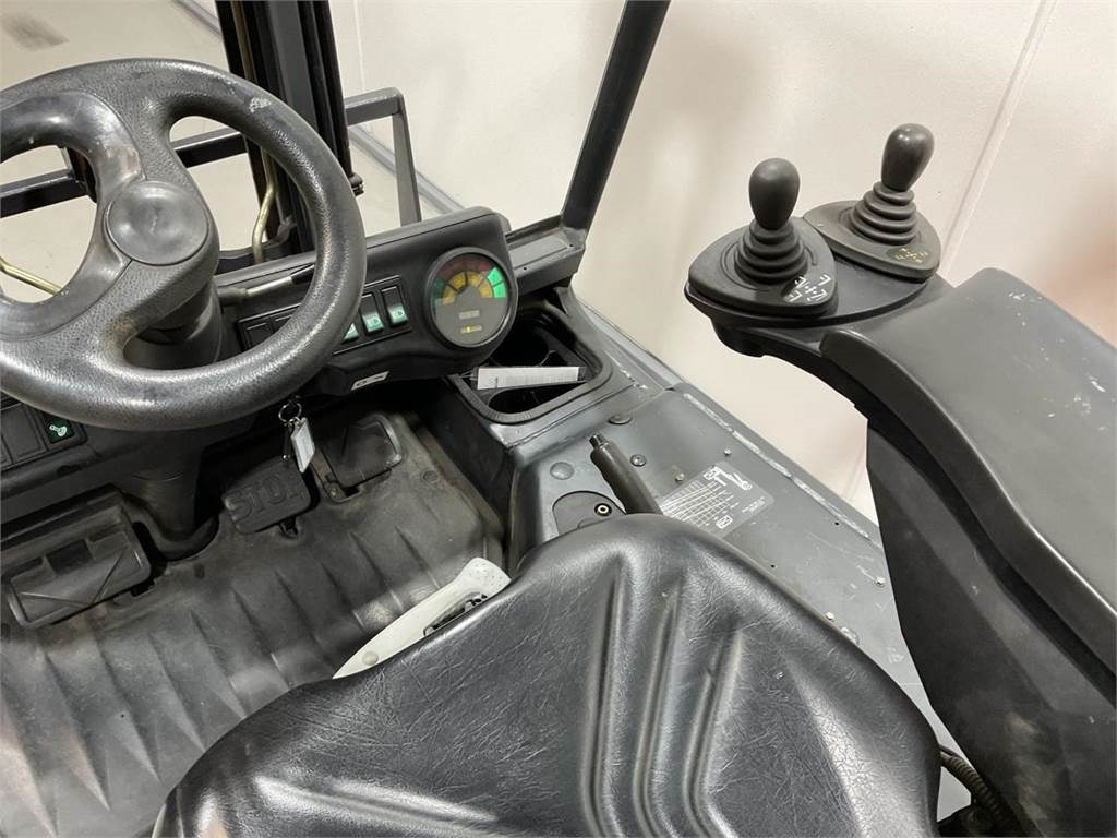 Electric forklift Linde E20: picture 6
