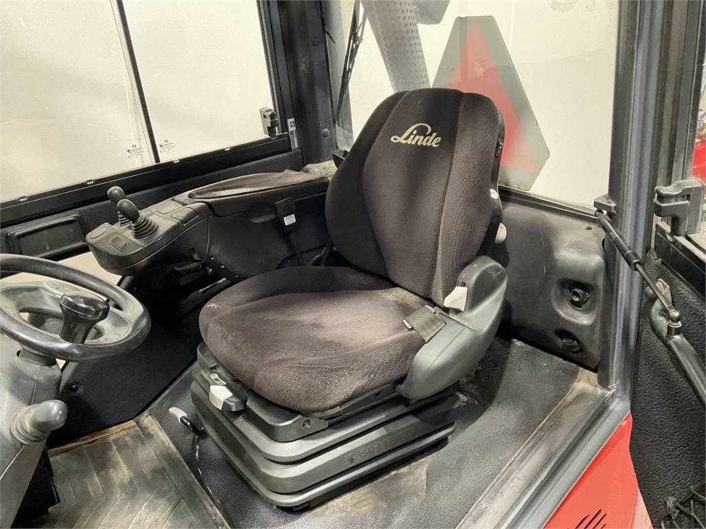Linde H25D-02 - Diesel forklift: picture 4 Linde H25D-02 - Diesel forklift: picture 4