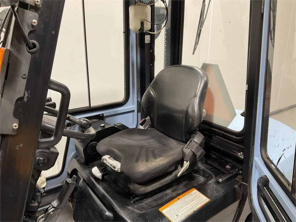 Utilev UT30P  - Diesel forklift: picture 5 Utilev UT30P  - Diesel forklift: picture 5