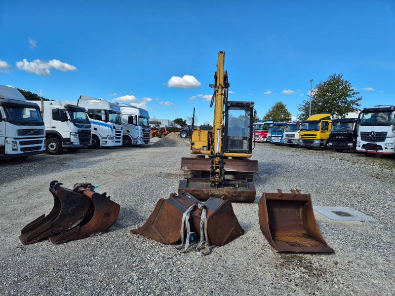 Cat 307 with extra buckets - Mini excavator: picture 2 Cat 307 with extra buckets - Mini excavator: picture 2