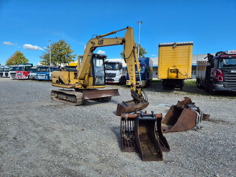 Cat 307 with extra buckets - Mini excavator: picture 3 Cat 307 with extra buckets - Mini excavator: picture 3
