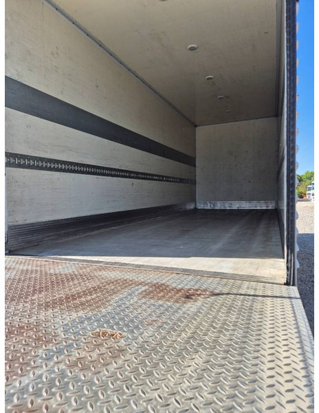 Box truck DAF XF 460 6x2 // Lift: picture 17