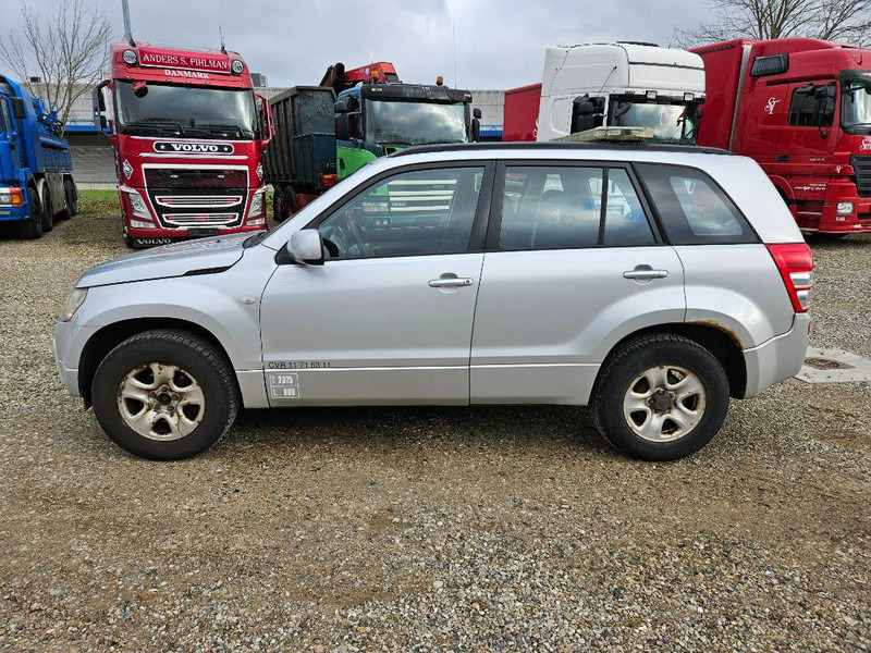 Suzuki Grand Vitara 2,0 GLX aut. Van 5d - Box van: picture 4 Suzuki Grand Vitara 2,0 GLX aut. Van 5d - Box van: picture 4