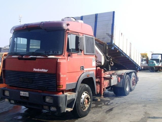 Tipper, Crane truck IVECO 190.42: picture 12