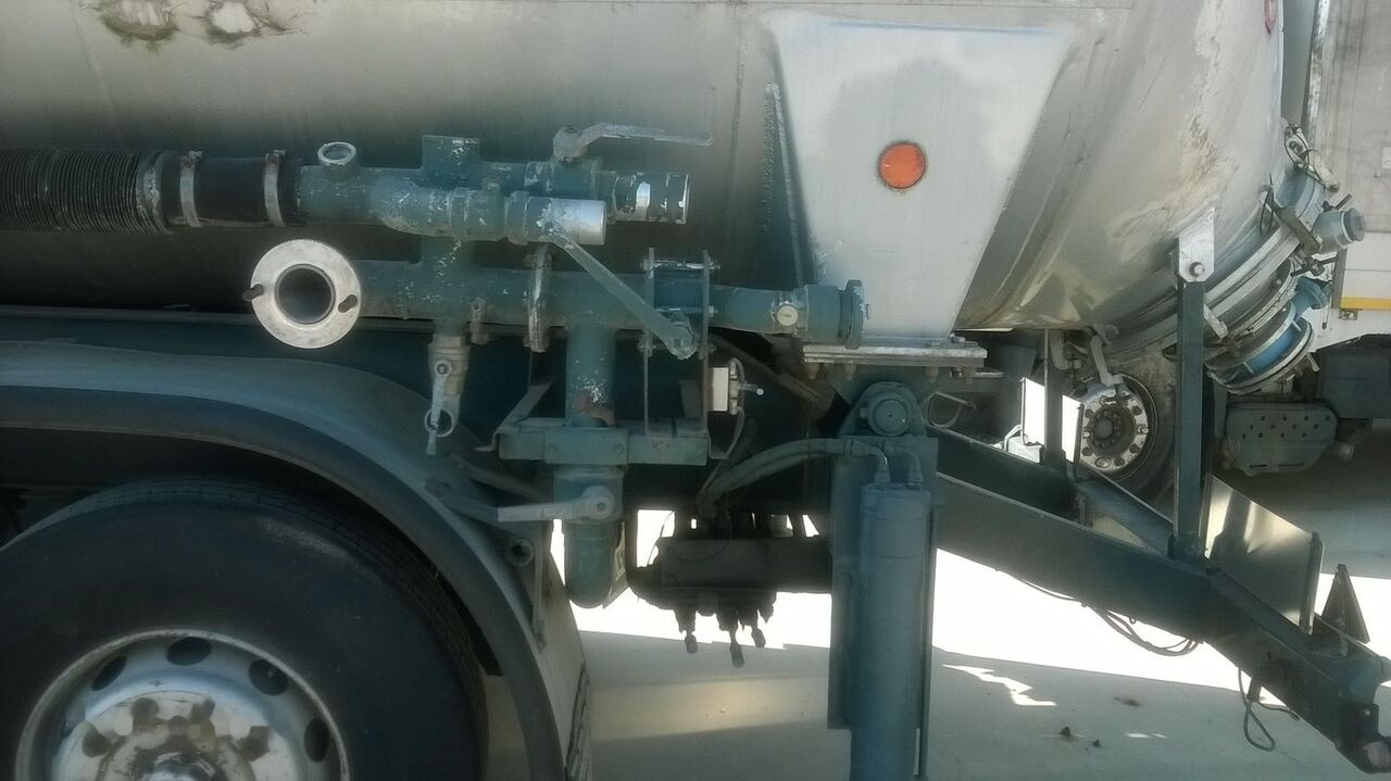 Piacenza S36 H2 T56 - Silo semi-trailer: picture 5 Piacenza S36 H2 T56 - Silo semi-trailer: picture 5