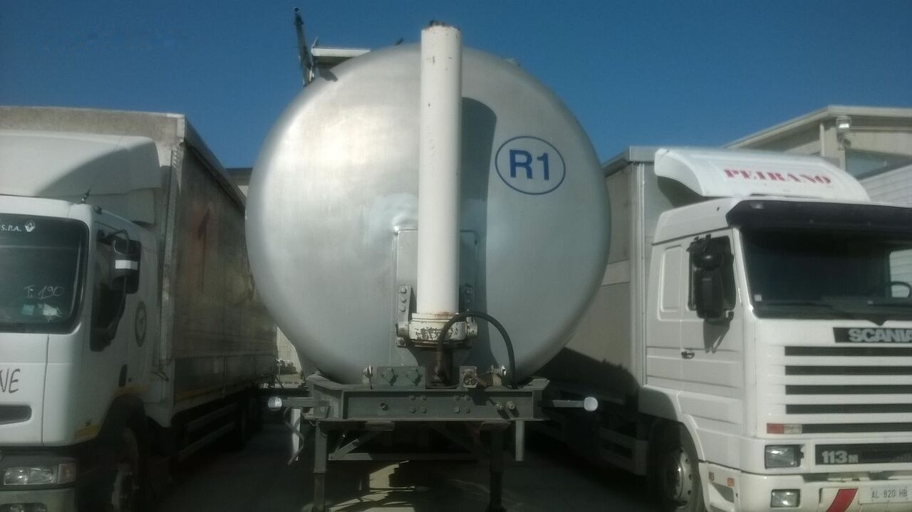 Piacenza S36 H2 T56 - Silo semi-trailer: picture 4 Piacenza S36 H2 T56 - Silo semi-trailer: picture 4
