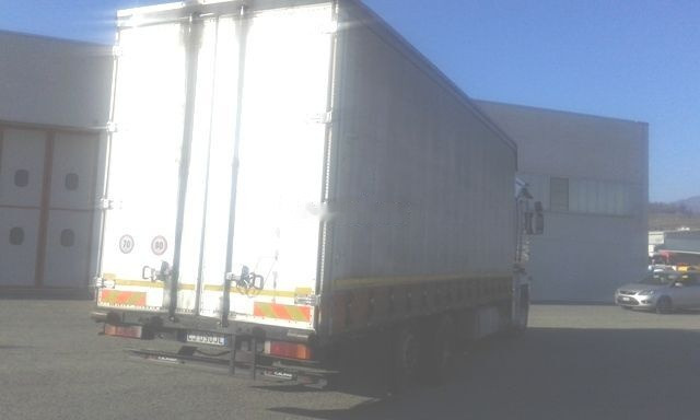 Renault MAGNUM 480 - Curtainsider truck: picture 5 Renault MAGNUM 480 - Curtainsider truck: picture 5