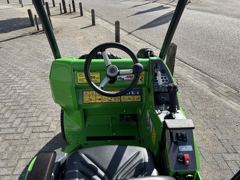 New Wheel loader Avant 530 TDL: picture 6