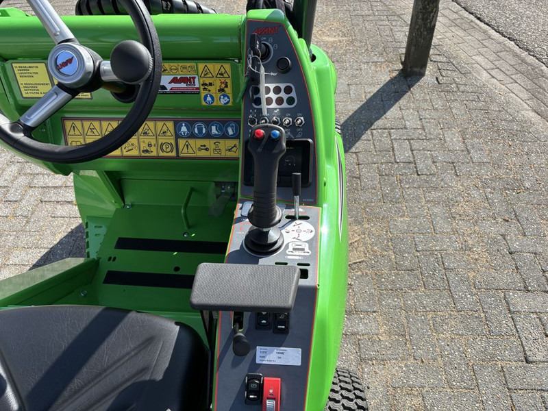 New Wheel loader Avant 530 TDL: picture 7