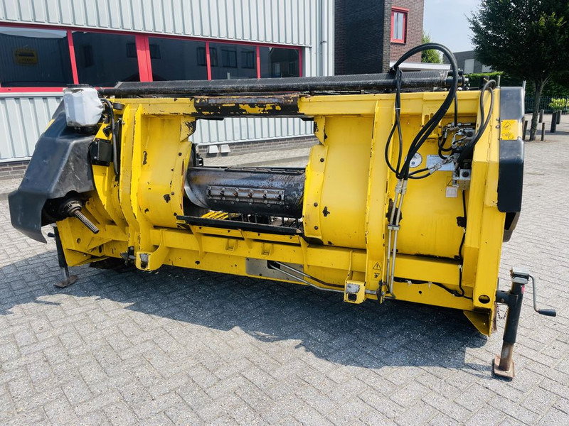 New Holland 273 FP - Forage harvester attachment: picture 2 New Holland 273 FP - Forage harvester attachment: picture 2