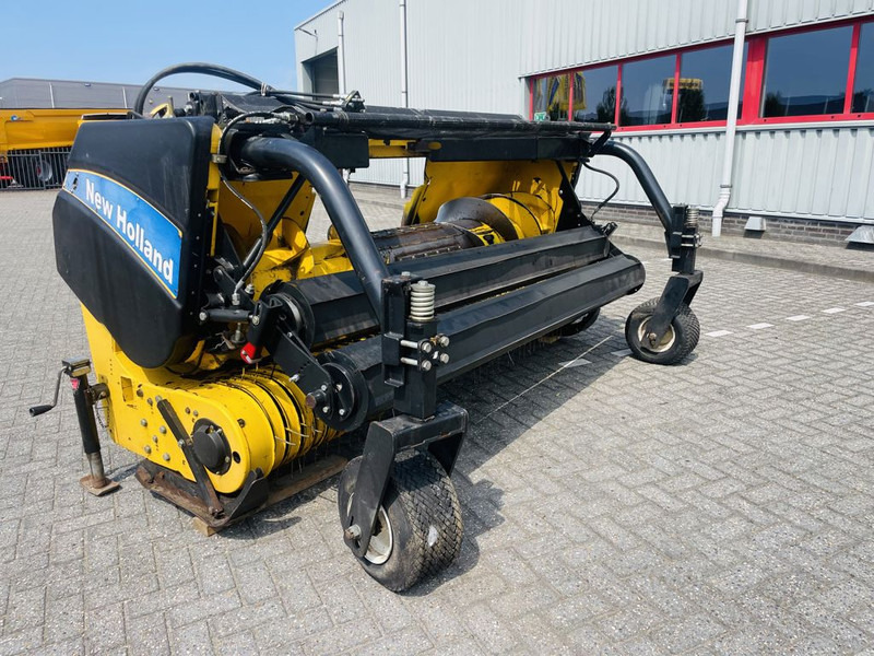 New Holland 273 FP - Forage harvester attachment: picture 3 New Holland 273 FP - Forage harvester attachment: picture 3