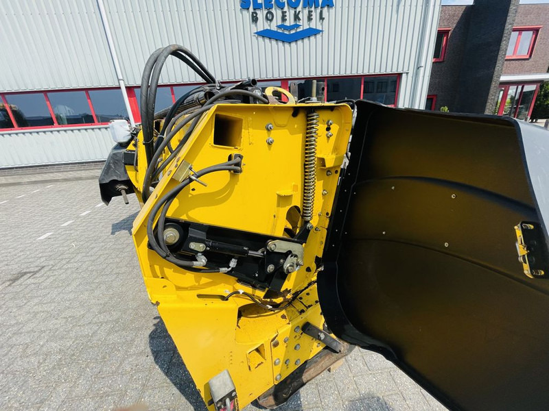 New Holland 273 FP - Forage harvester attachment: picture 4 New Holland 273 FP - Forage harvester attachment: picture 4