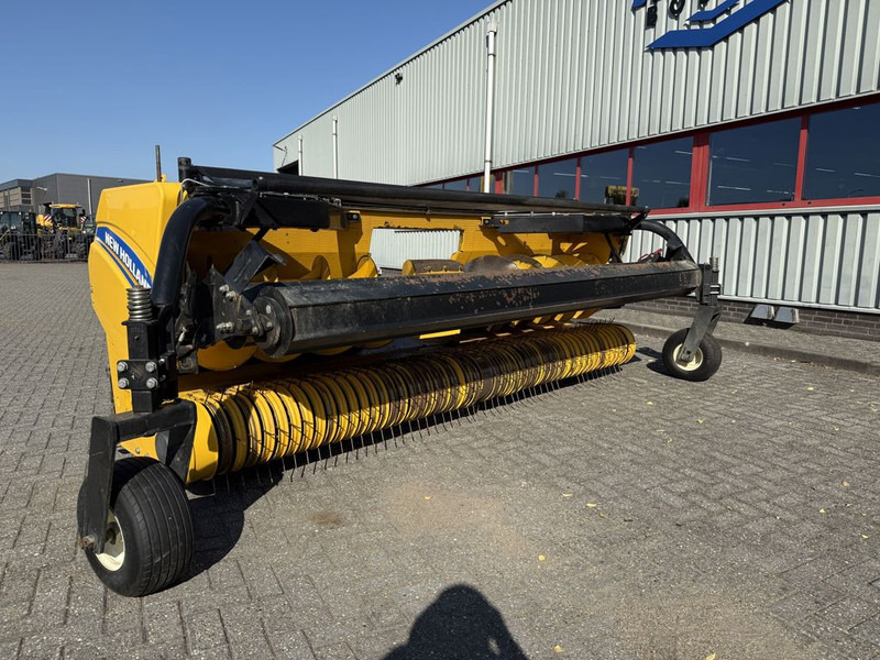 New Holland 380FP Gras Pickup - Harvester: picture 4 New Holland 380FP Gras Pickup - Harvester: picture 4