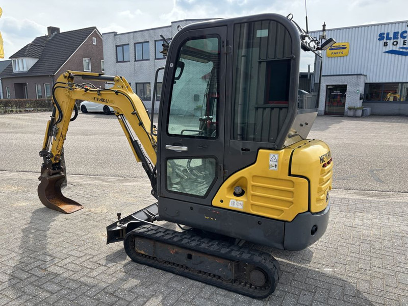 New Holland E18C Minigraver - Mini excavator: picture 2 New Holland E18C Minigraver - Mini excavator: picture 2